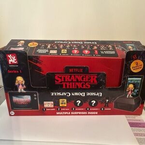 Stranger Things Upside Down Capsule and display box 8 capsules opened